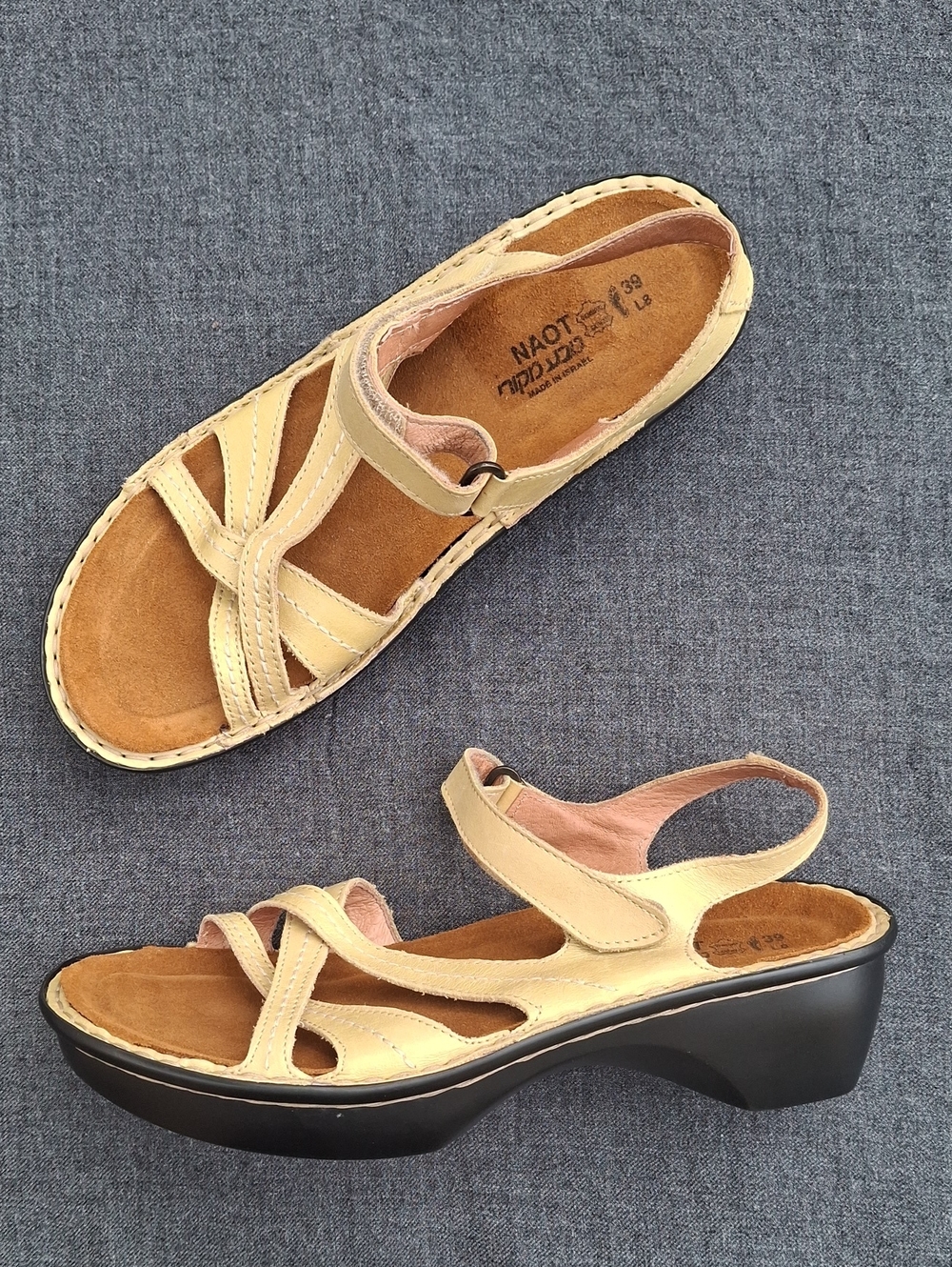 Naot Paris leather wedge sandals in pistachio, comfortable shoes, sz EU 39 US 8